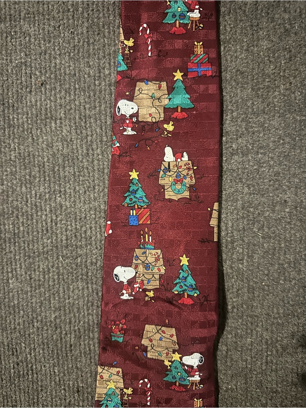 Peanuts Burgundy Holiday Print Tie with Snoopy